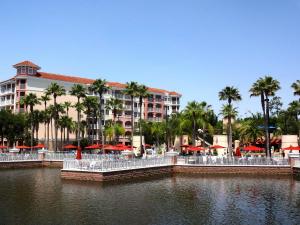 Pool & Lake at Marriott Grande Vista in Orlando