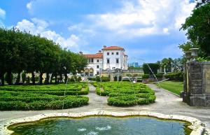 Day Trip to Vizcaya Museum and Gardens